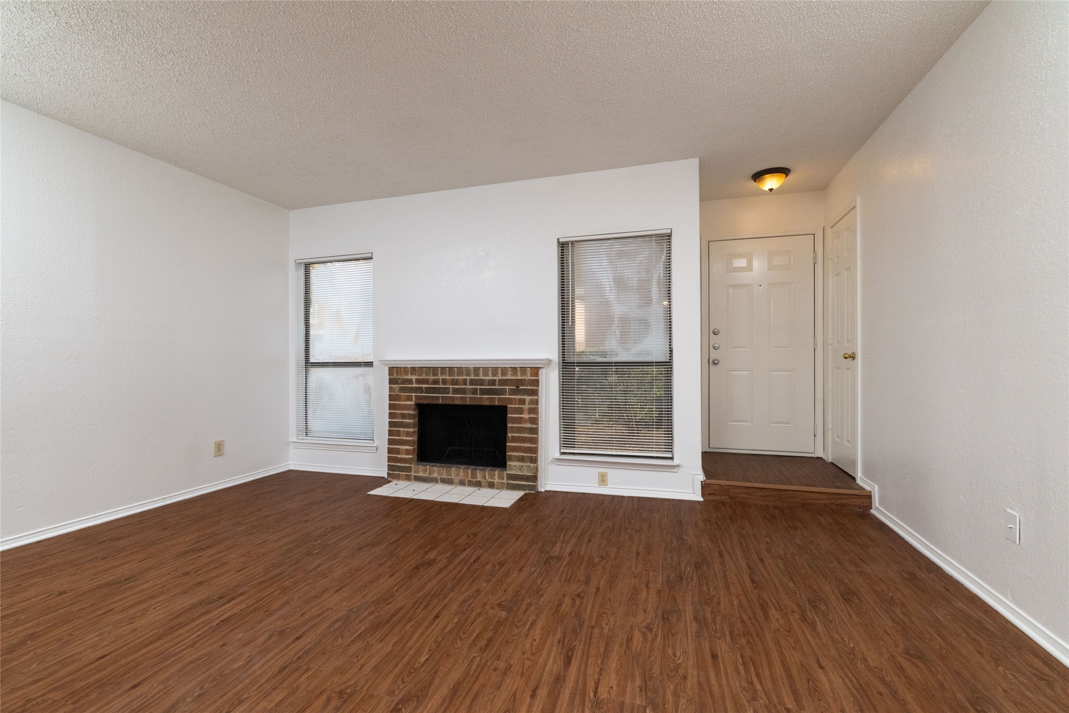 2104 Park Willow Lane Arlington TX 76011