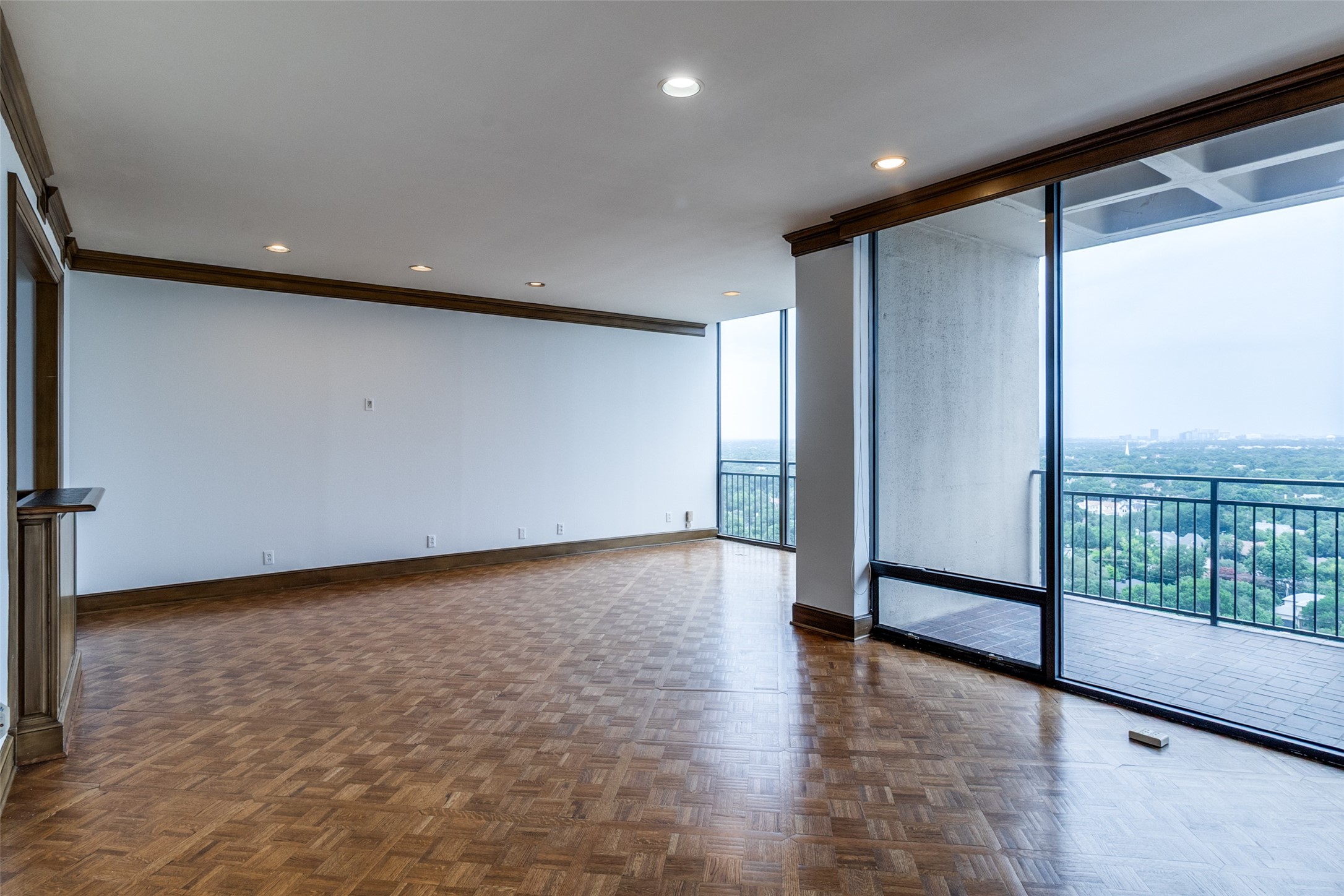 6335 W Northwest Highway Dallas TX 75225