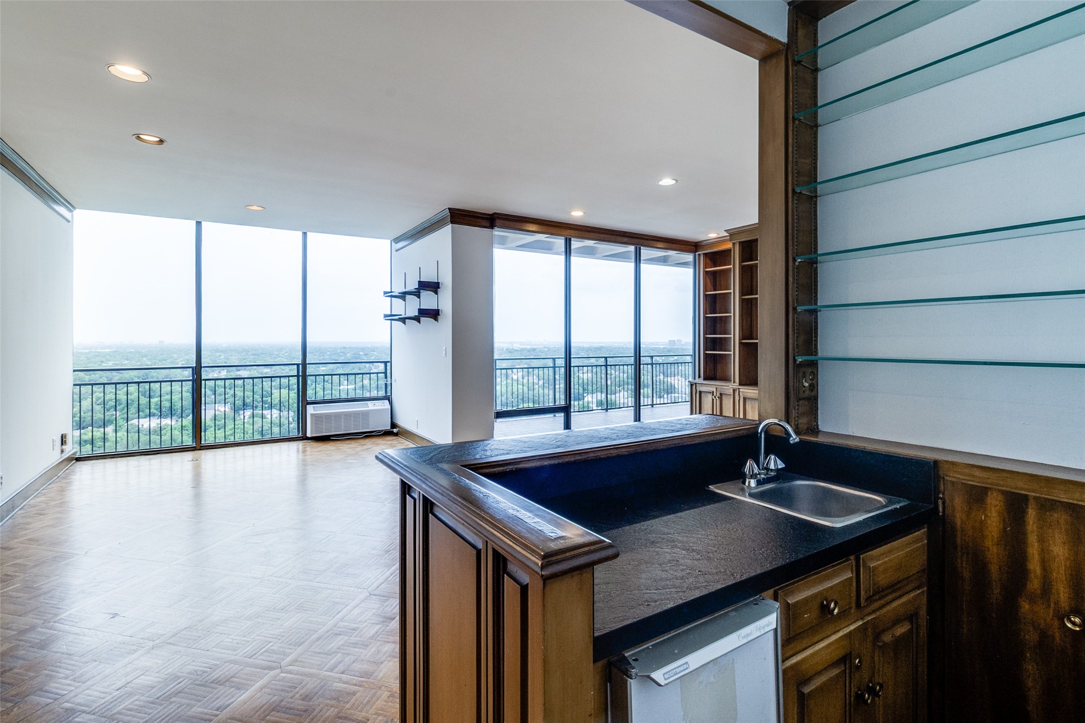6335 W Northwest Highway Dallas TX 75225