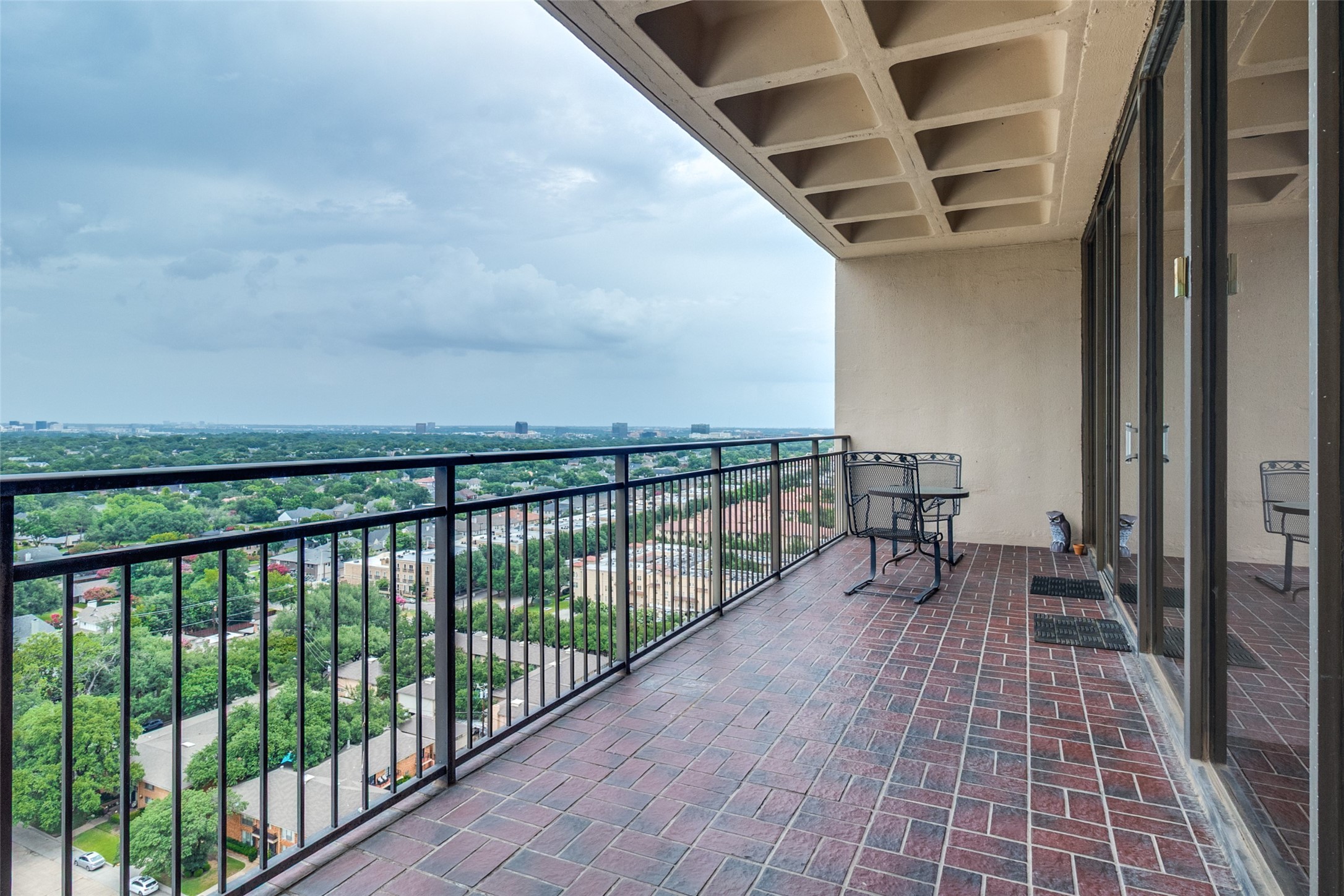 6335 W Northwest Highway Dallas TX 75225