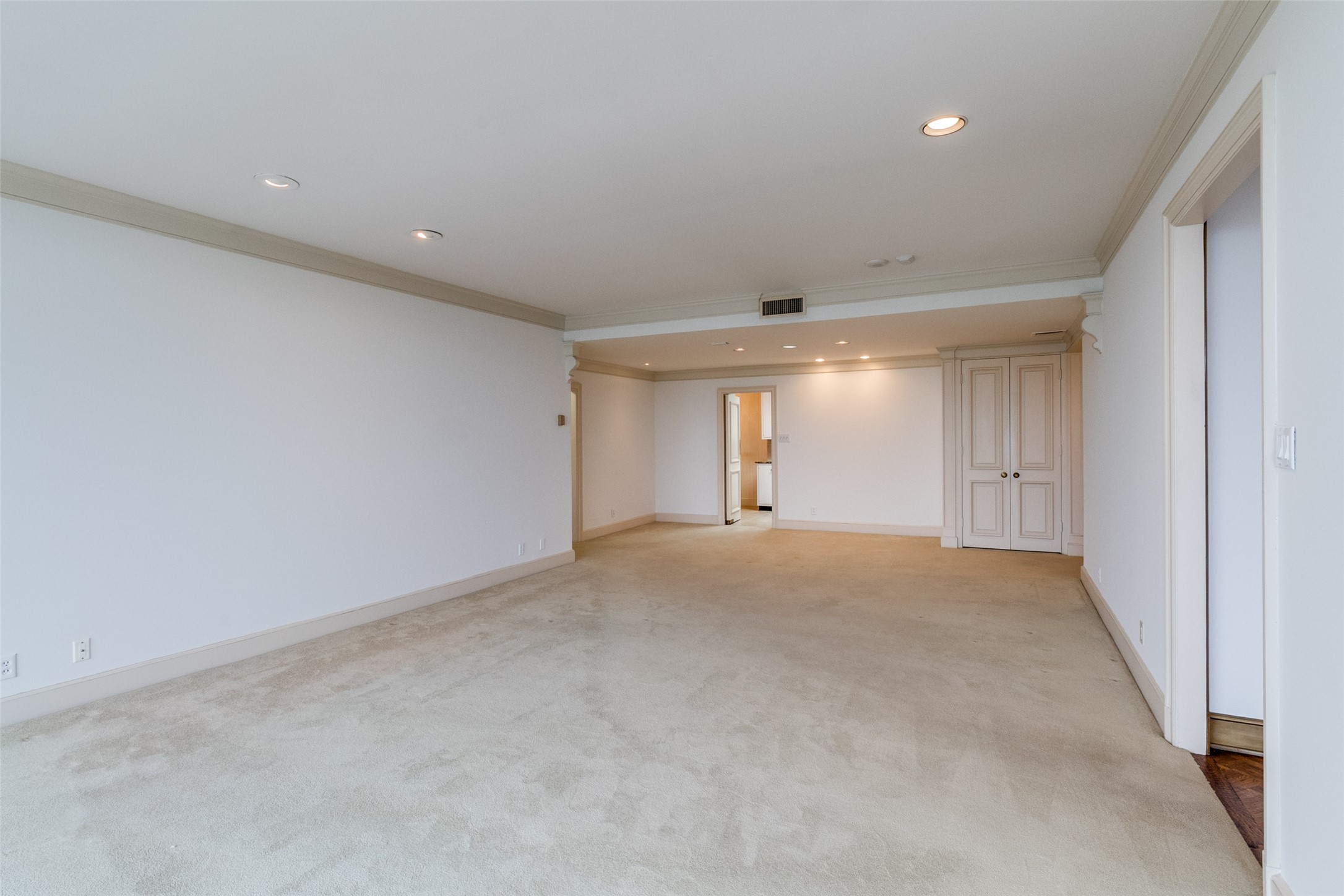 6335 W Northwest Highway Dallas TX 75225