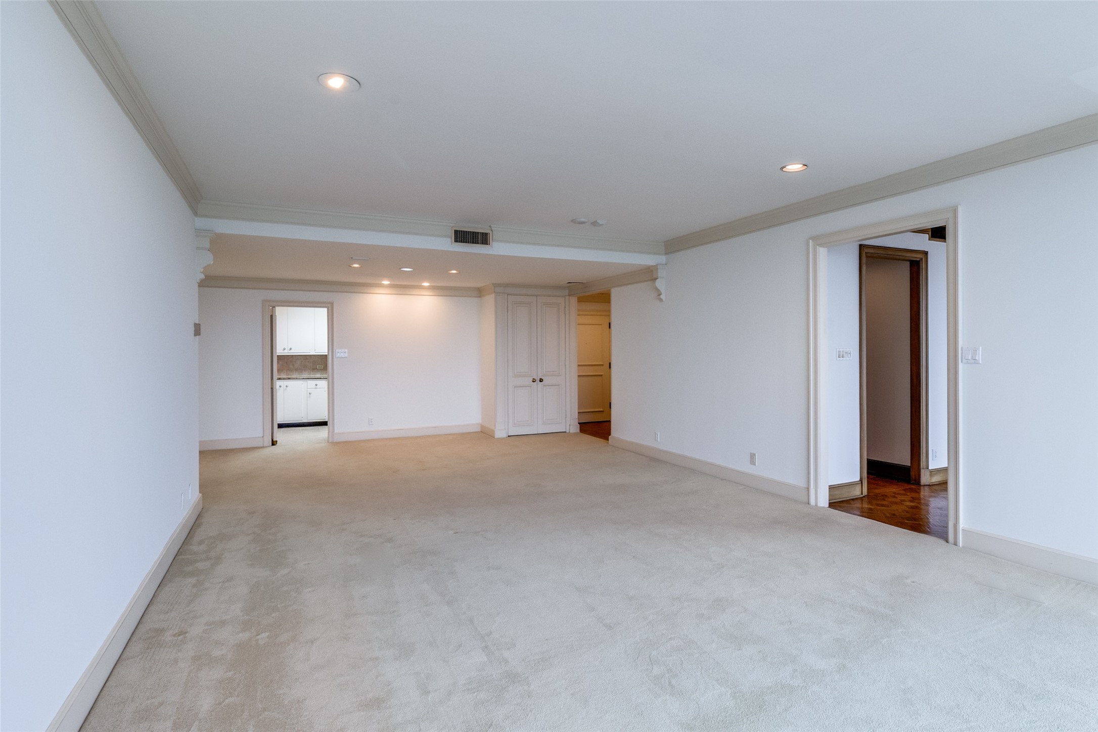 6335 W Northwest Highway Dallas TX 75225