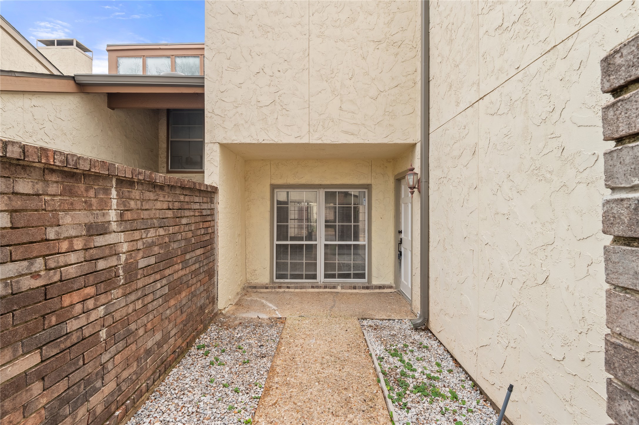 12748 Burninglog Lane Dallas TX 75243