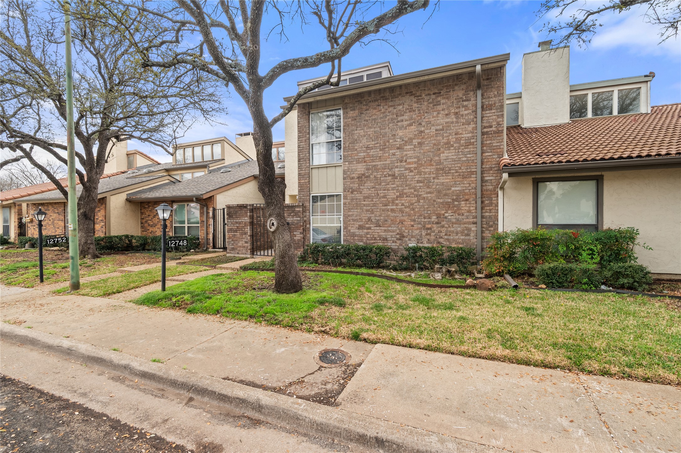 12748 Burninglog Lane Dallas TX 75243