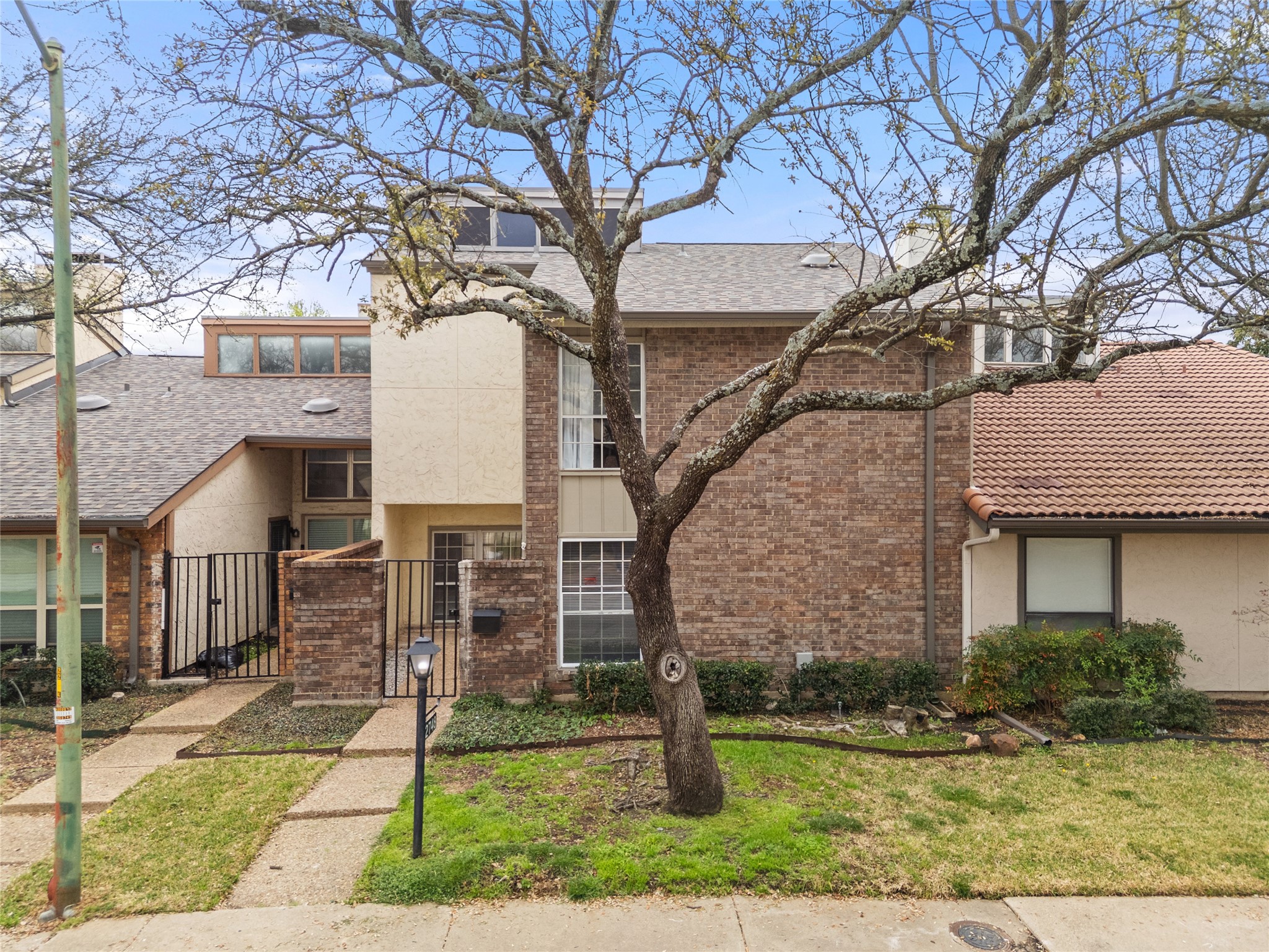 12748 Burninglog Lane Dallas TX 75243