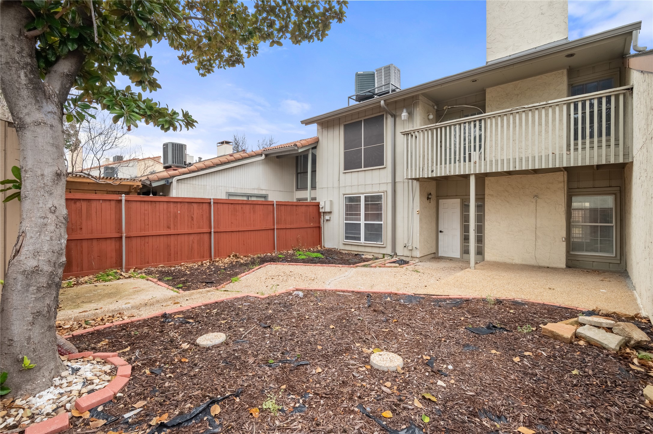 12748 Burninglog Lane Dallas TX 75243