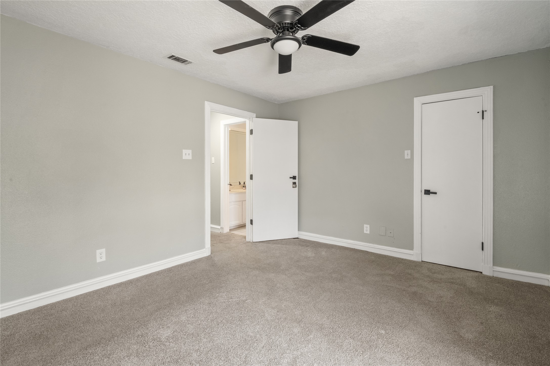 12748 Burninglog Lane Dallas TX 75243