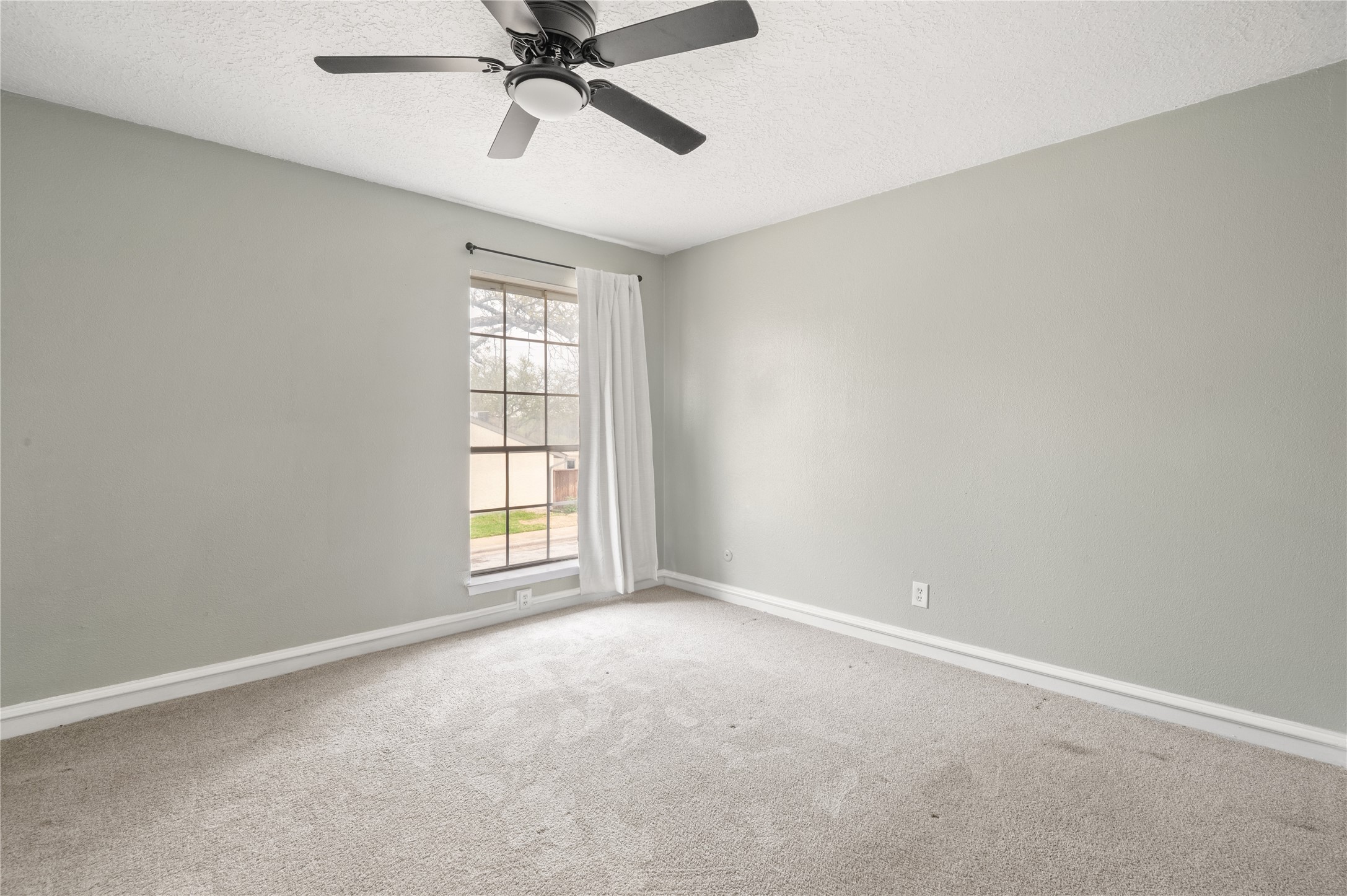 12748 Burninglog Lane Dallas TX 75243