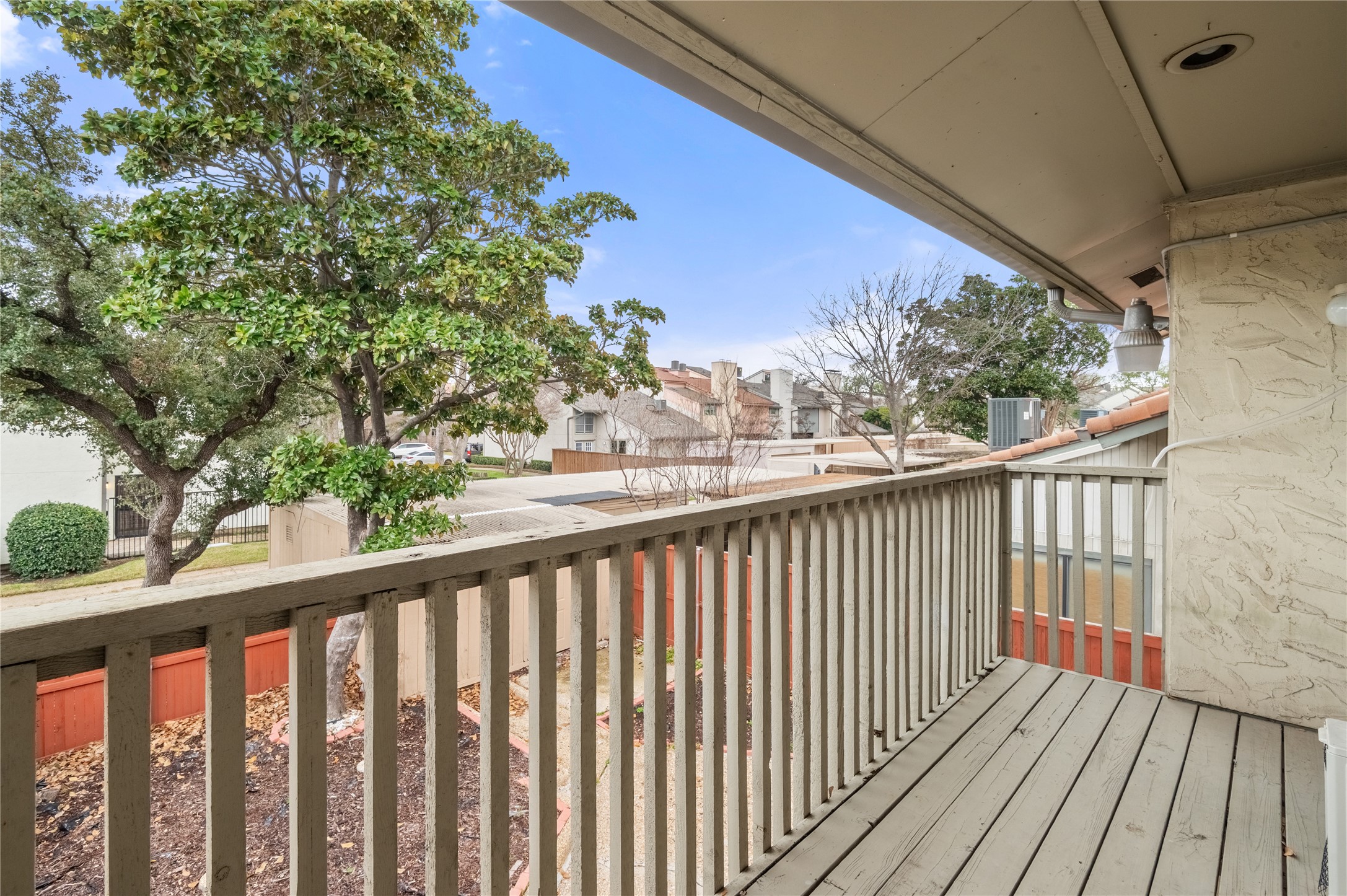 12748 Burninglog Lane Dallas TX 75243