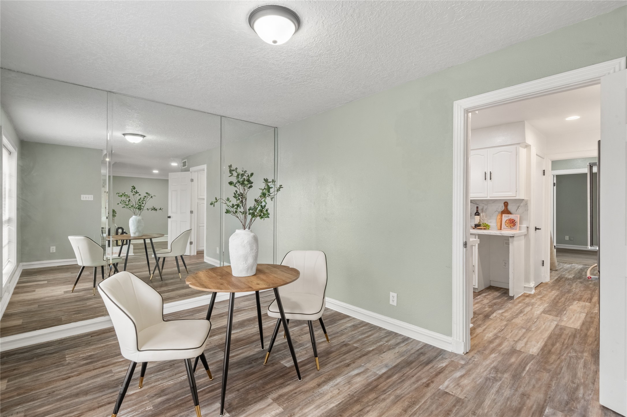 12748 Burninglog Lane Dallas TX 75243