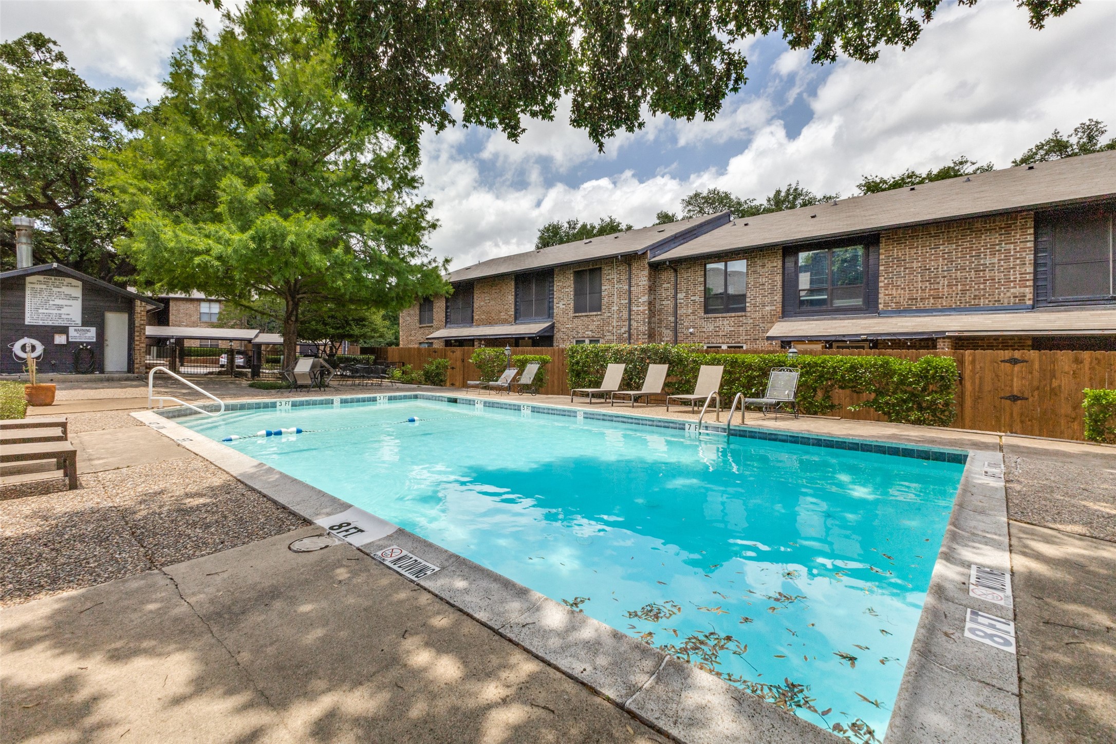 7525 Holly Hill Drive Dallas TX 75231