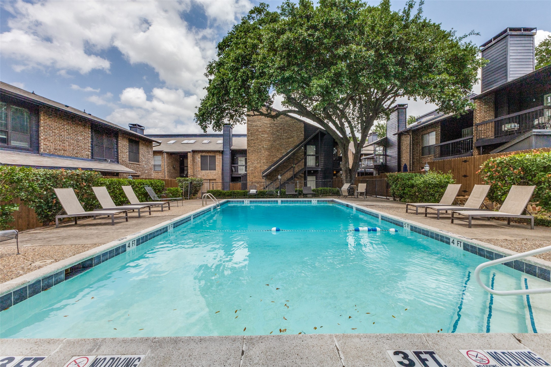 7525 Holly Hill Drive Dallas TX 75231