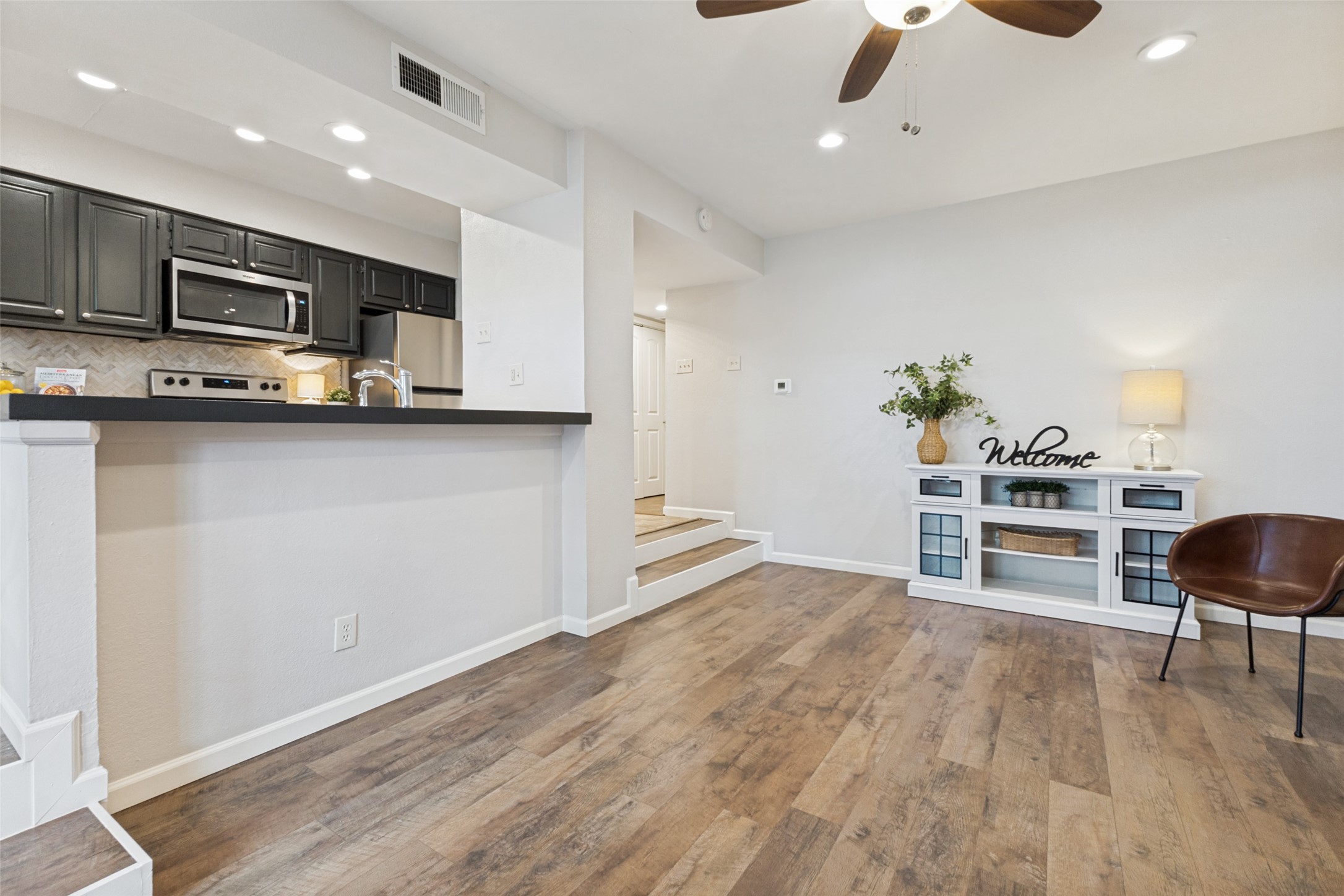 7525 Holly Hill Drive Dallas TX 75231