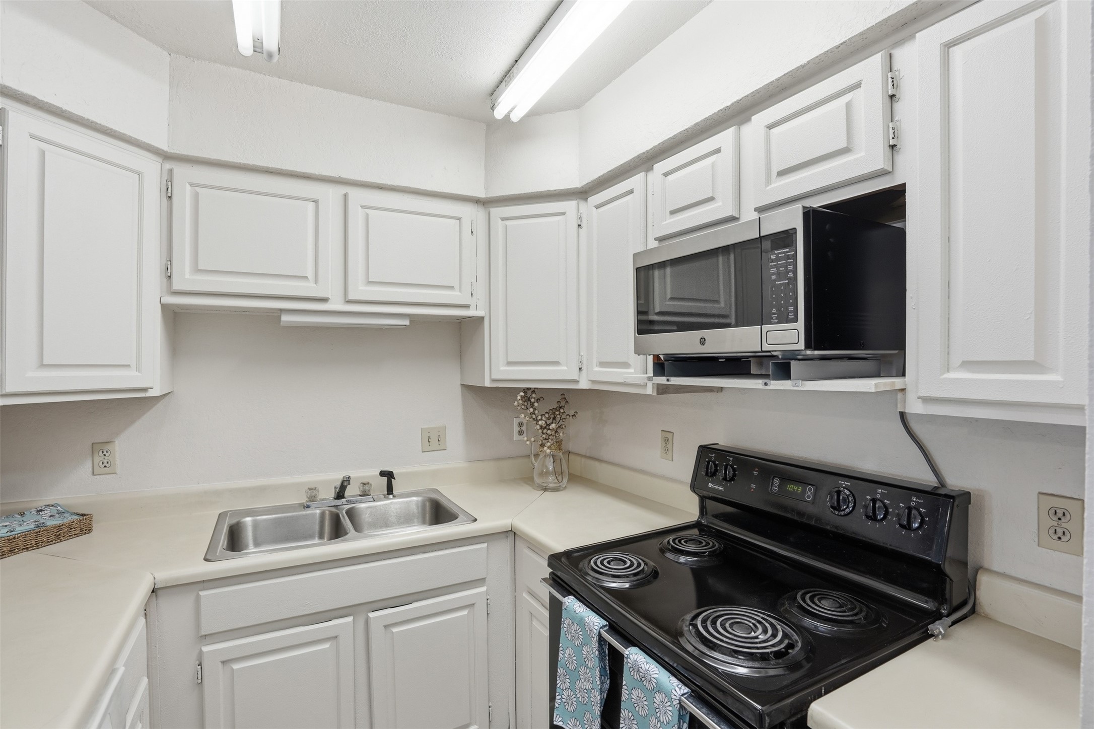 2518 Shady Ridge Drive Bedford TX 76021