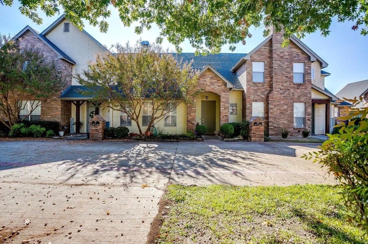 5882 Pecan Chase Benbrook TX 76132