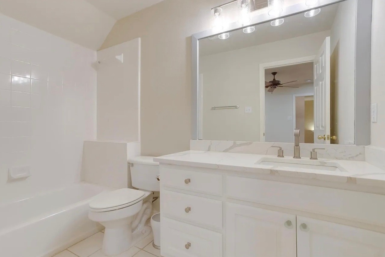5882 Pecan Chase Benbrook TX 76132