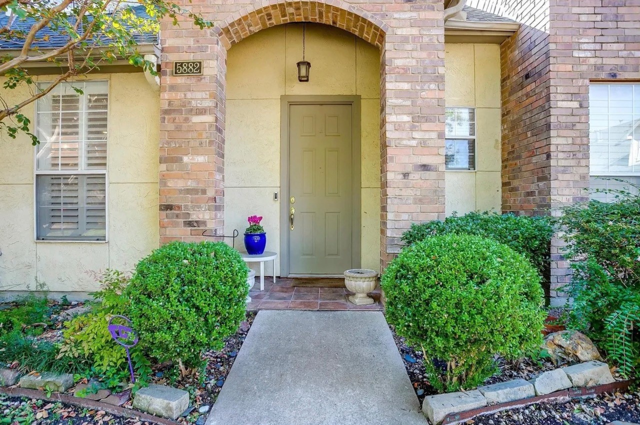 5882 Pecan Chase Benbrook TX 76132