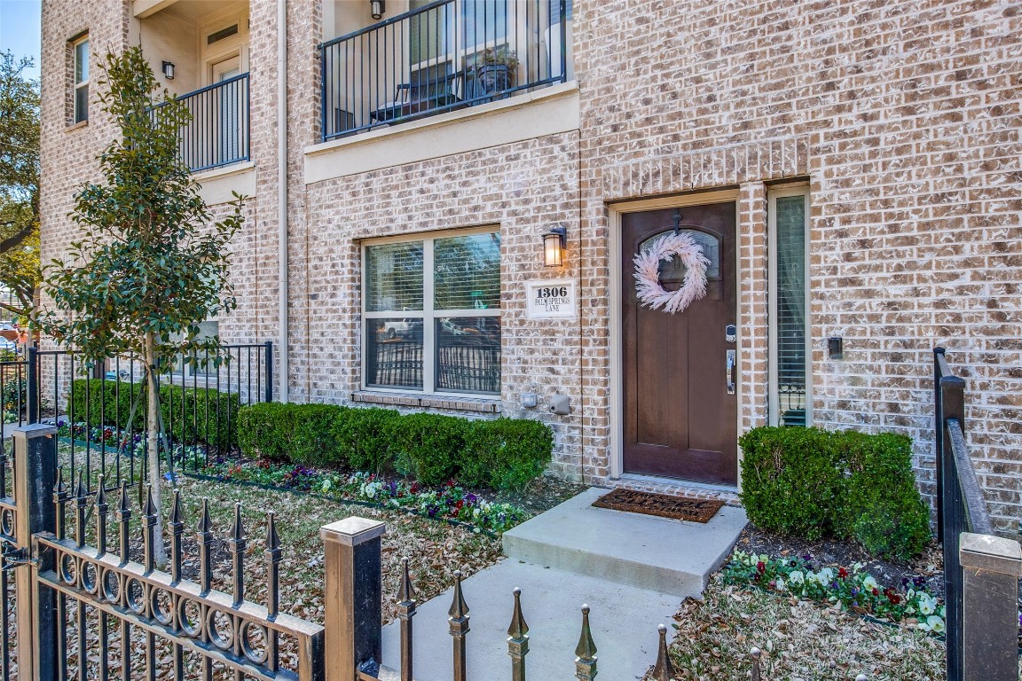 1306 Palm Springs Lane Dallas TX 75204