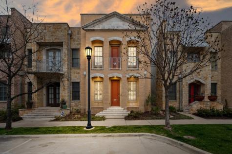 1205 S Adams Street Fort Worth TX 76104