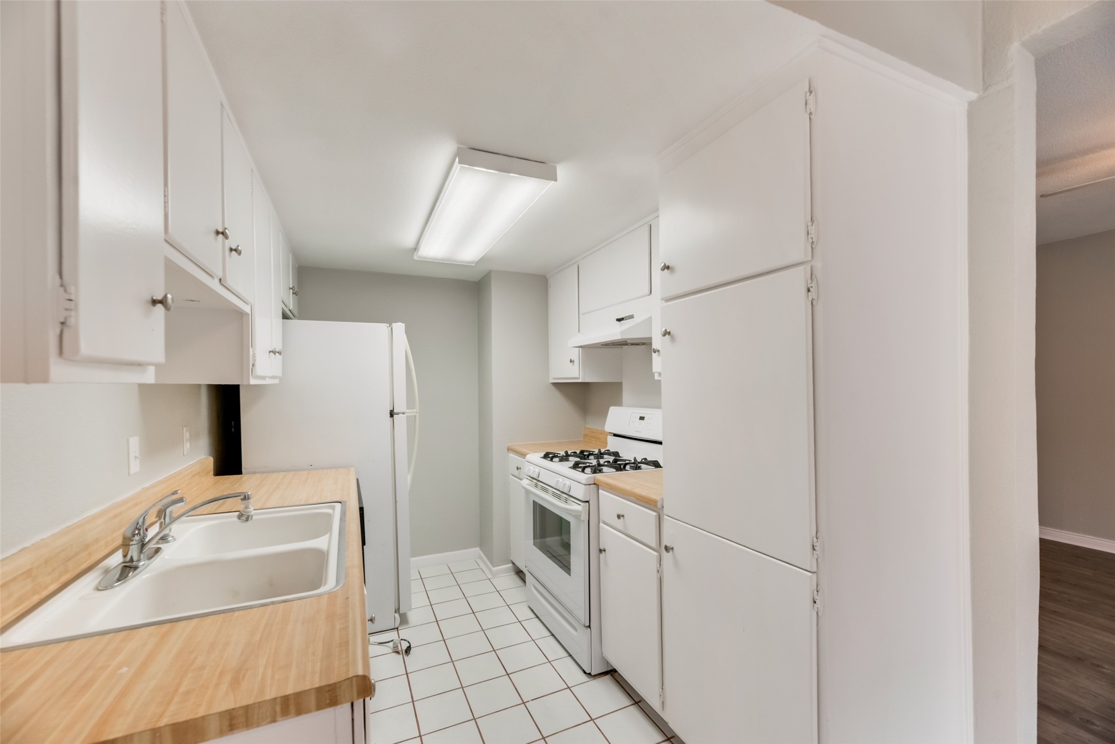 15914 Stillwood Street Dallas TX 75248