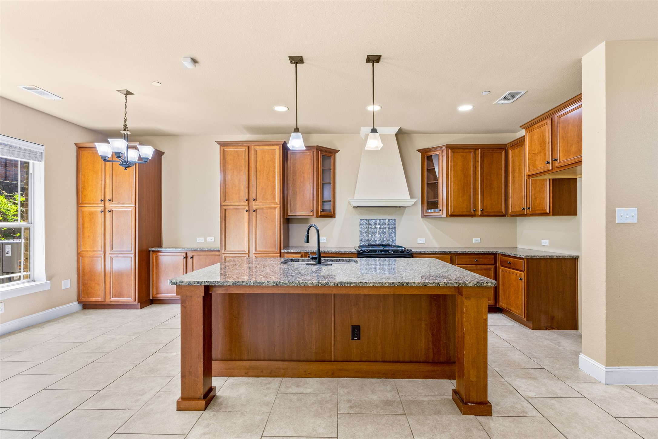 1014 Brook Forest Lane Euless TX 76039