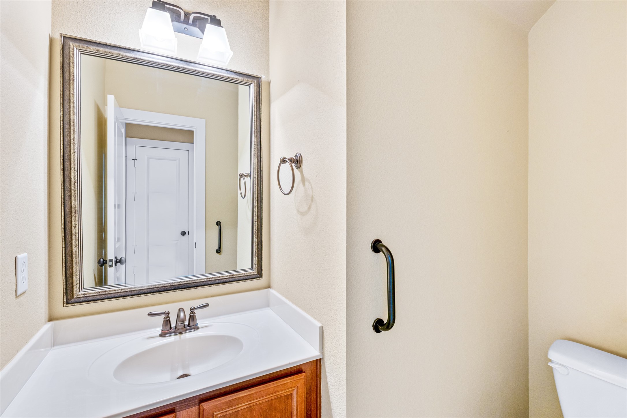 1014 Brook Forest Lane Euless TX 76039