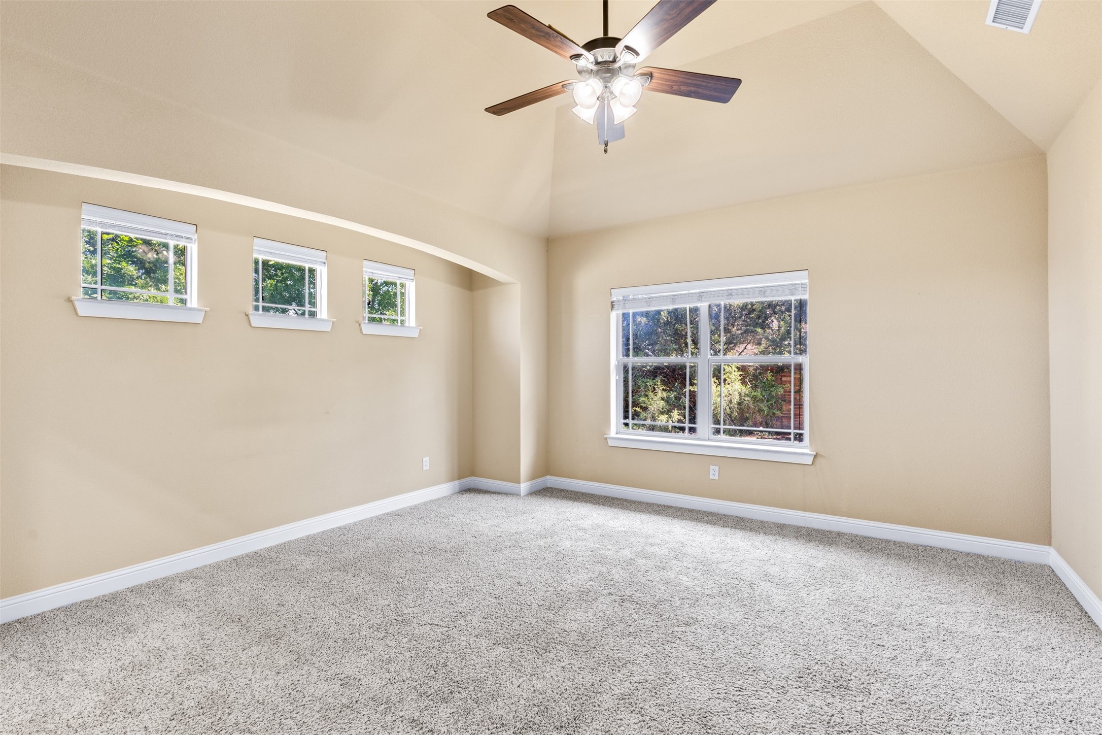 1014 Brook Forest Lane Euless TX 76039