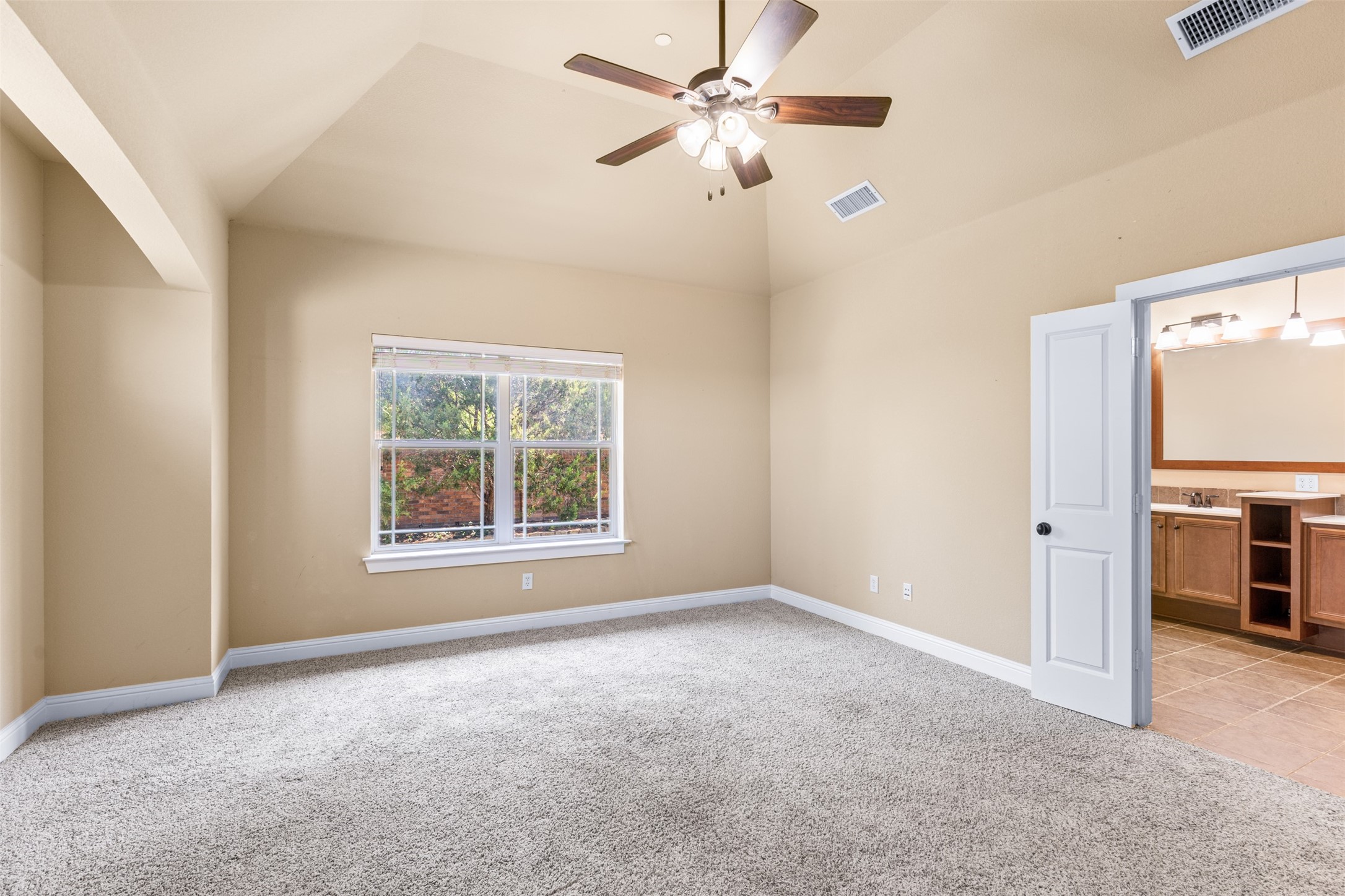 1014 Brook Forest Lane Euless TX 76039