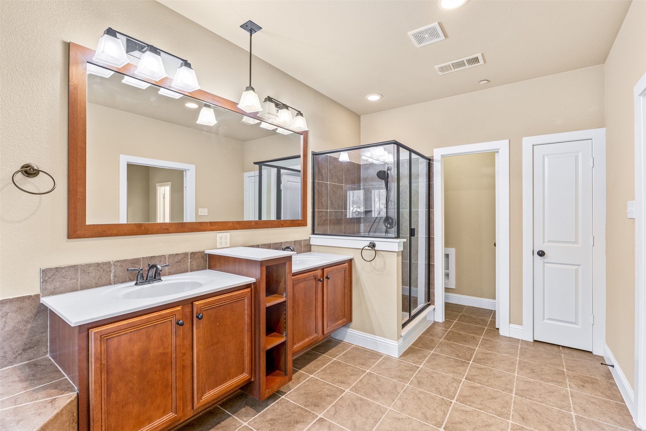 1014 Brook Forest Lane Euless TX 76039