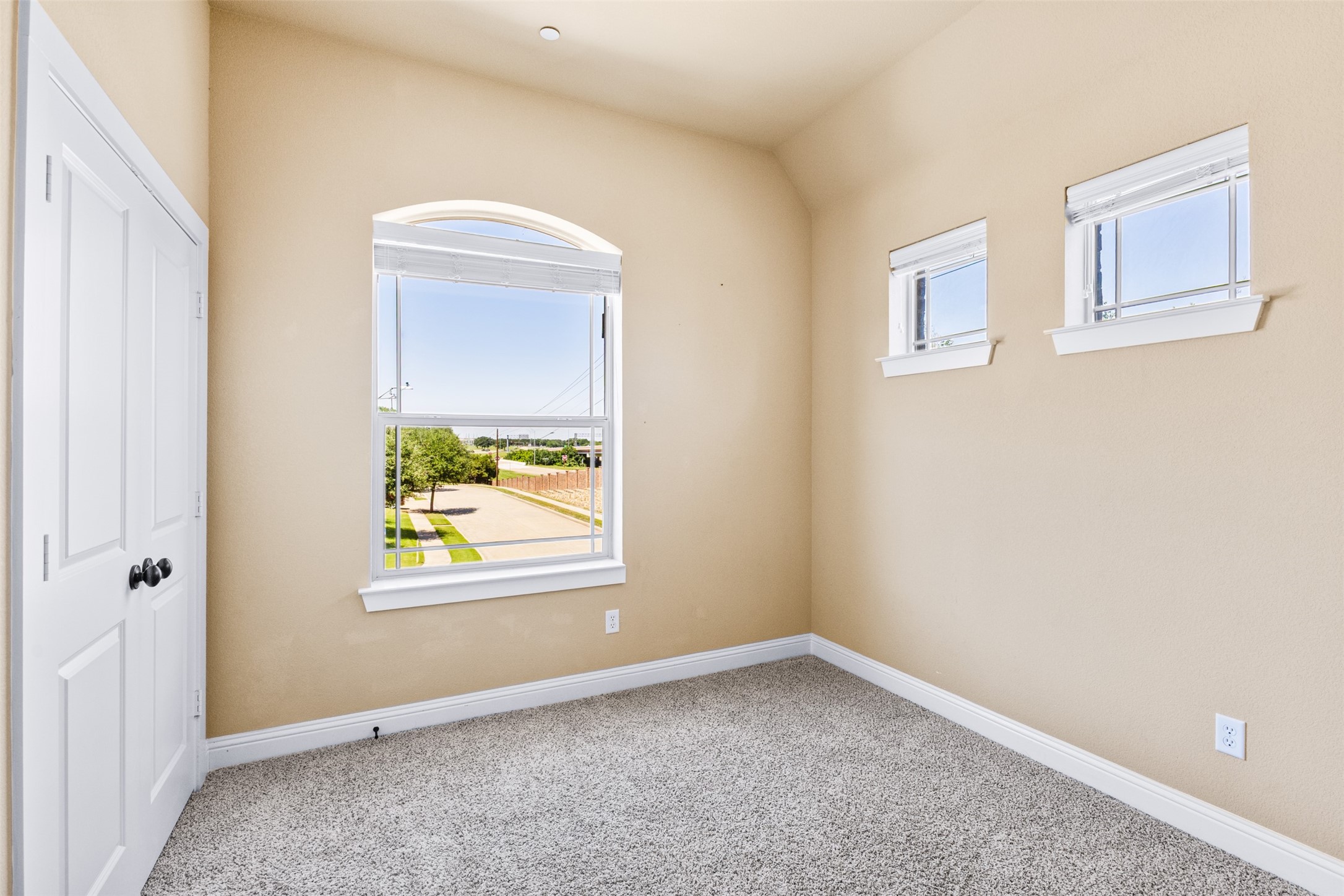 1014 Brook Forest Lane Euless TX 76039