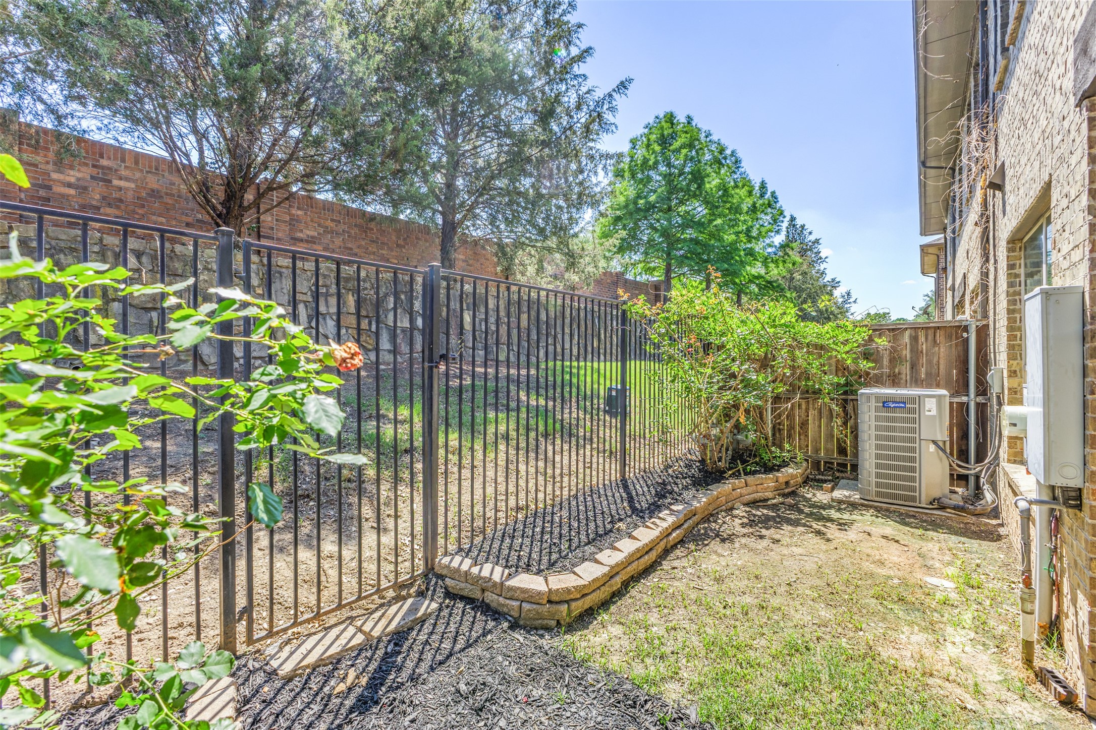 1014 Brook Forest Lane Euless TX 76039
