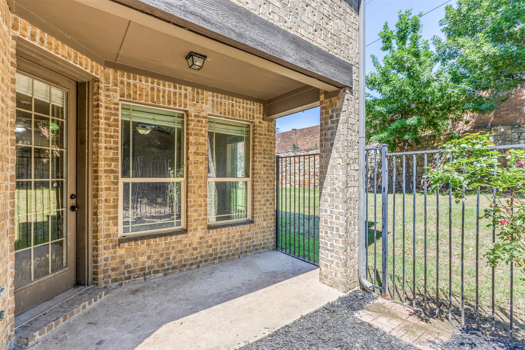 1014 Brook Forest Lane Euless TX 76039