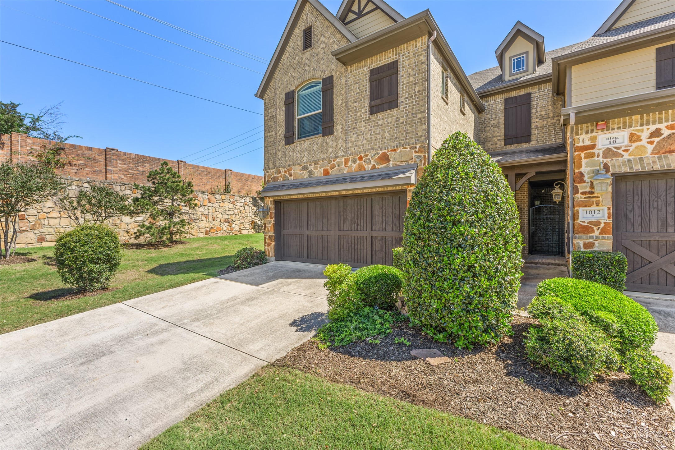 1014 Brook Forest Lane Euless TX 76039