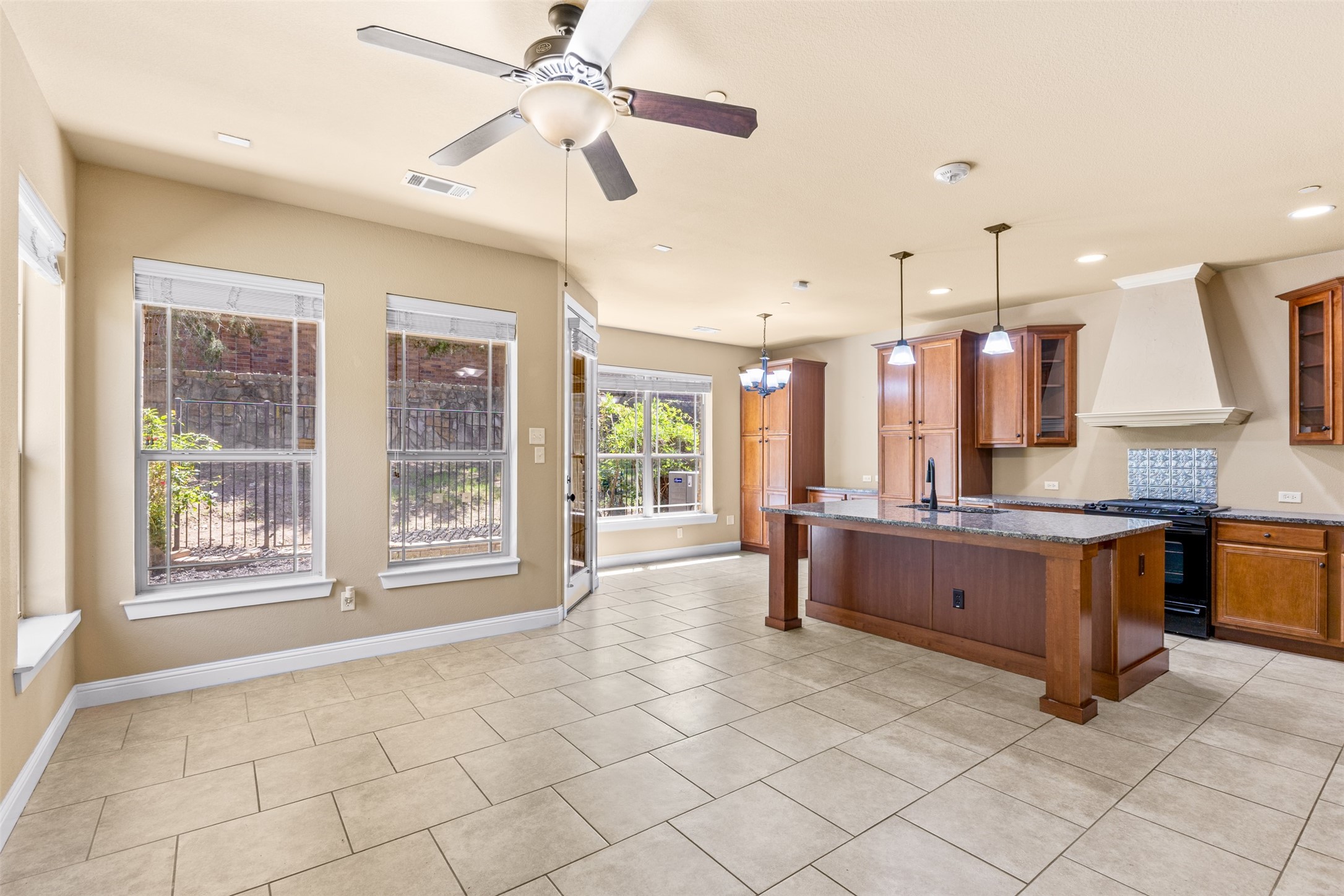 1014 Brook Forest Lane Euless TX 76039