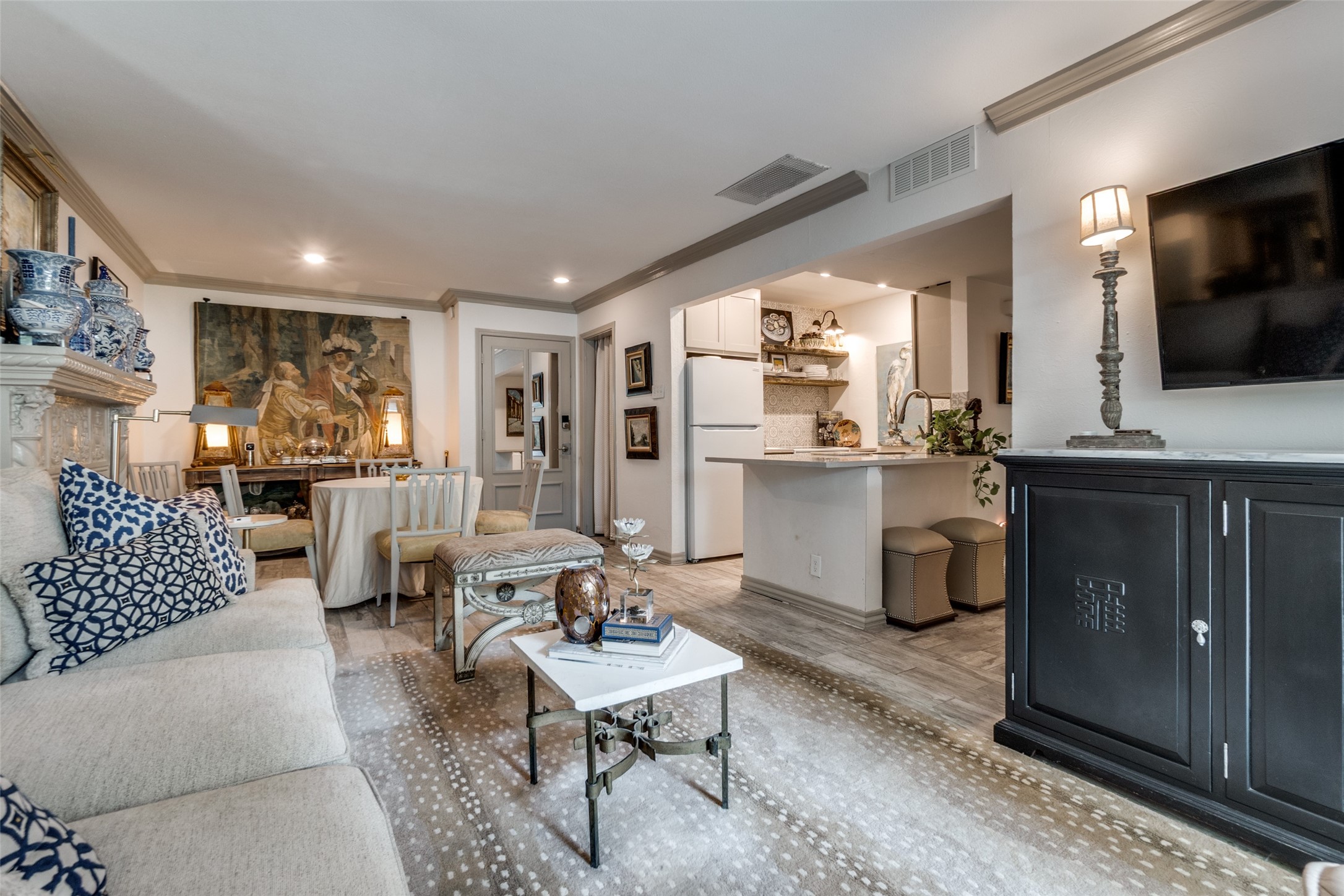 4851 Cedar Springs Road Dallas TX 75219