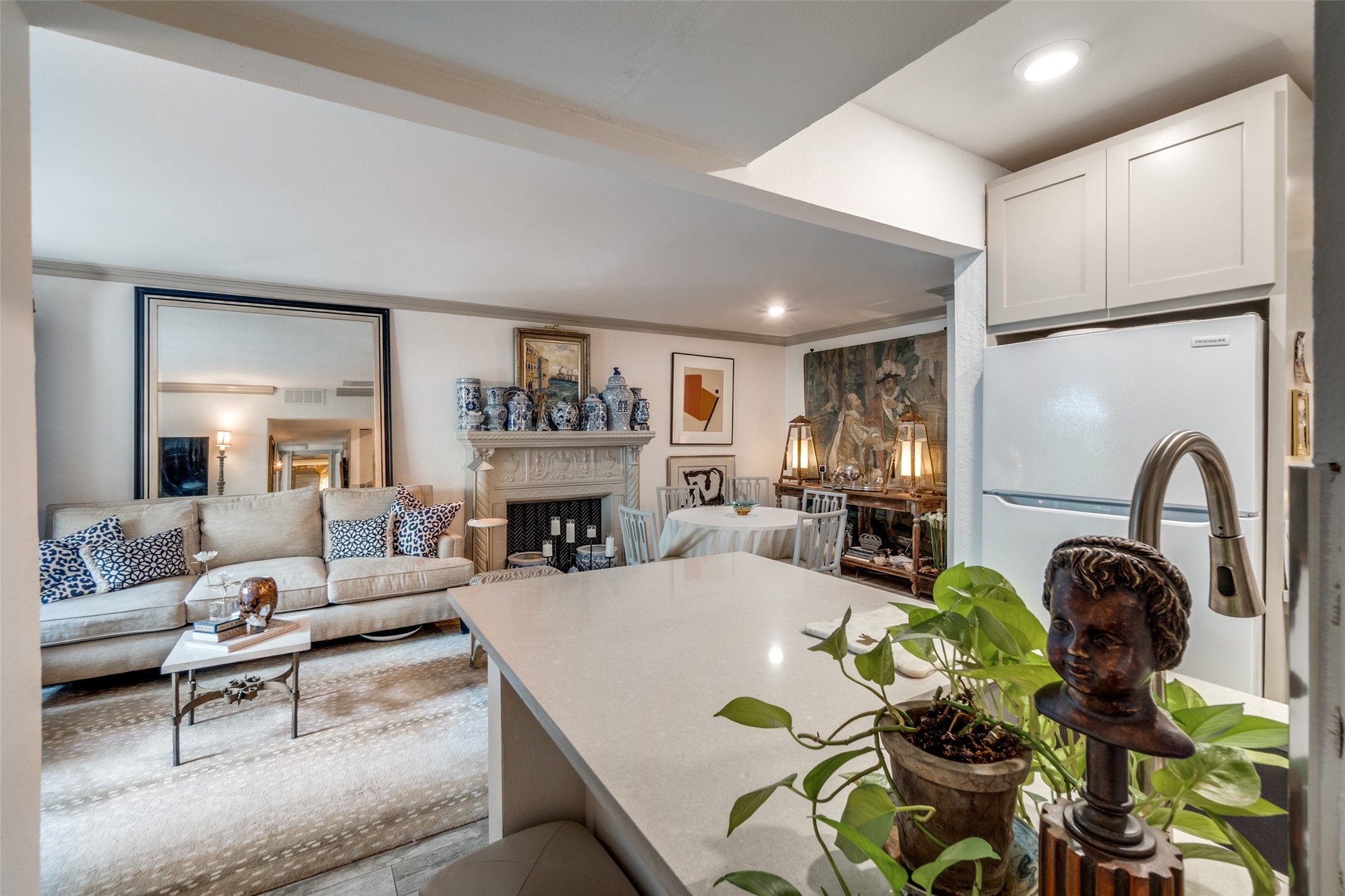 4851 Cedar Springs Road Dallas TX 75219