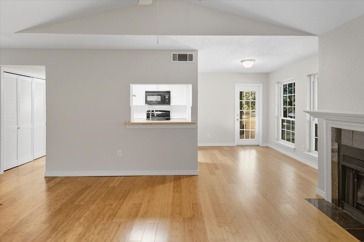 1609 Marsh Lane Carrollton TX 75006