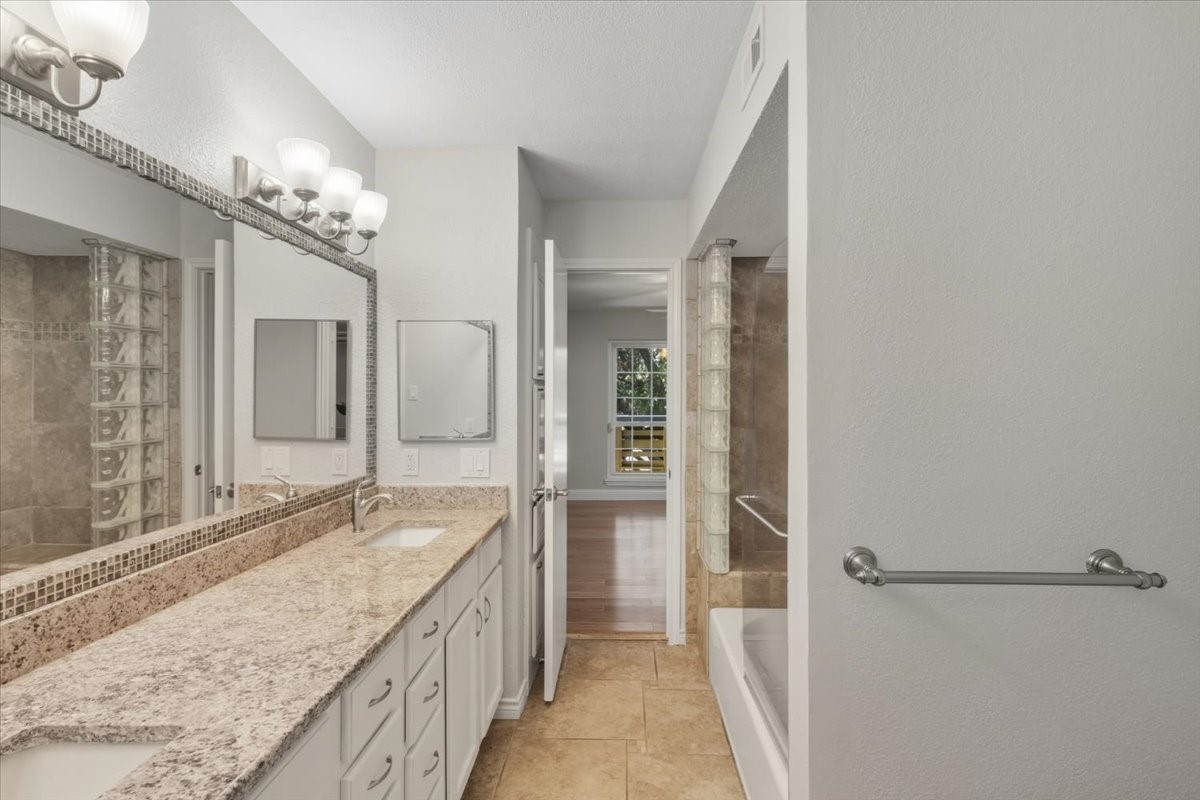 1609 Marsh Lane Carrollton TX 75006