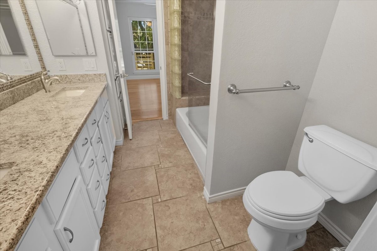 1609 Marsh Lane Carrollton TX 75006