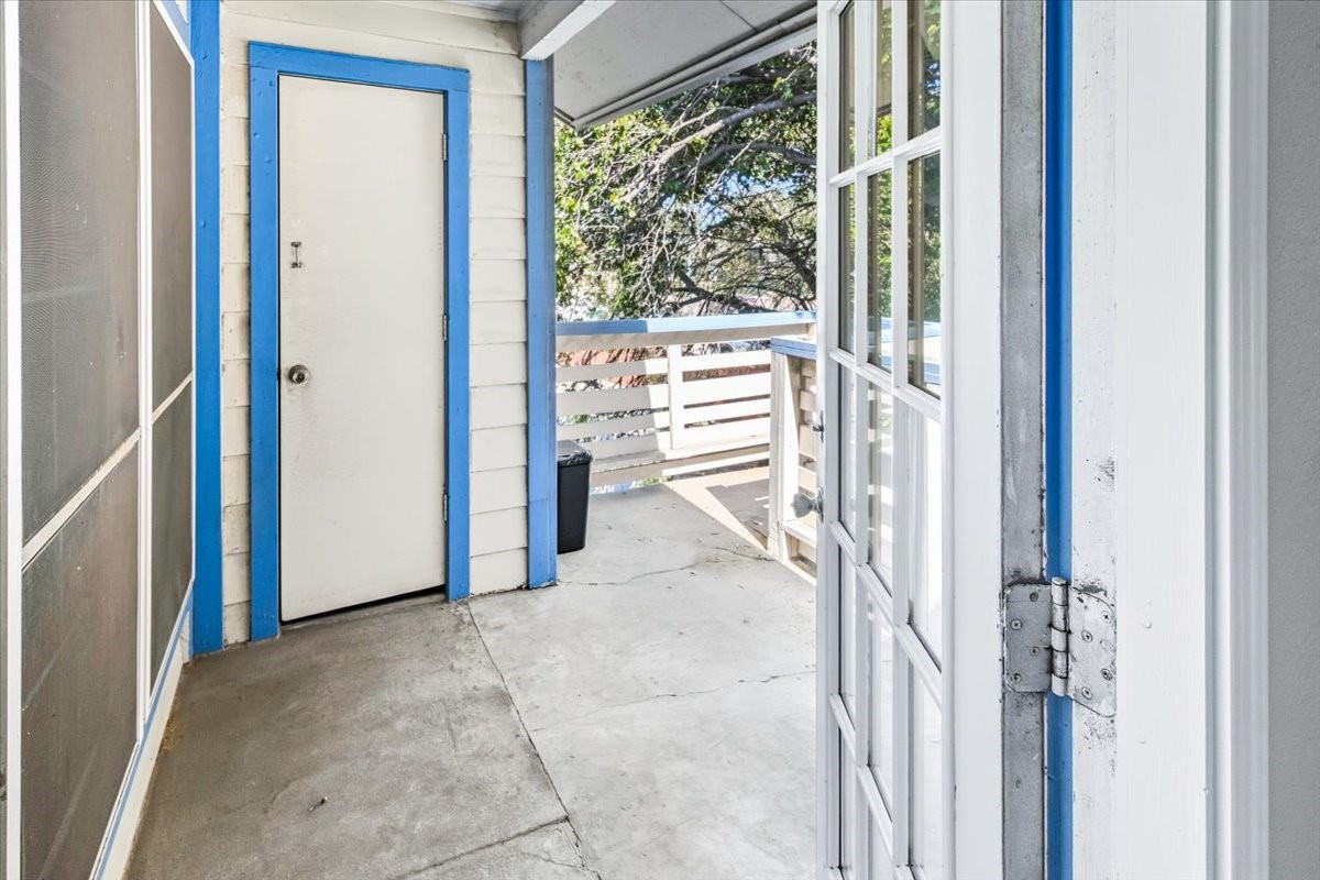 1609 Marsh Lane Carrollton TX 75006