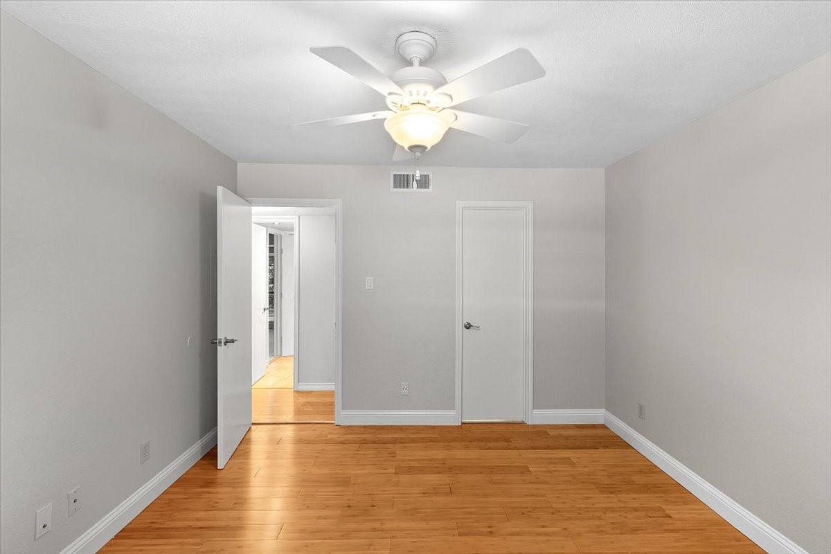 1609 Marsh Lane Carrollton TX 75006