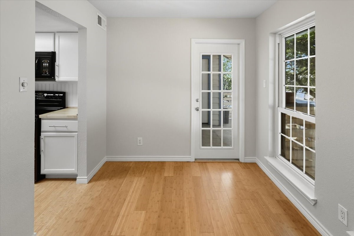 1609 Marsh Lane Carrollton TX 75006