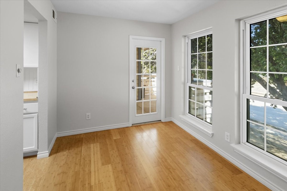 1609 Marsh Lane Carrollton TX 75006