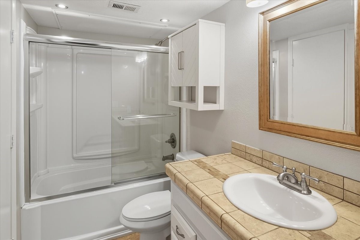 1609 Marsh Lane Carrollton TX 75006