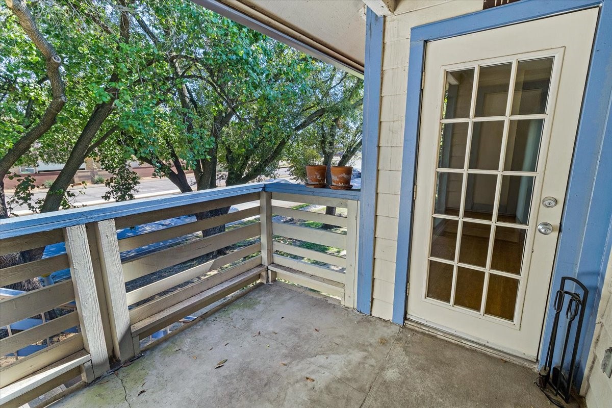 1609 Marsh Lane Carrollton TX 75006