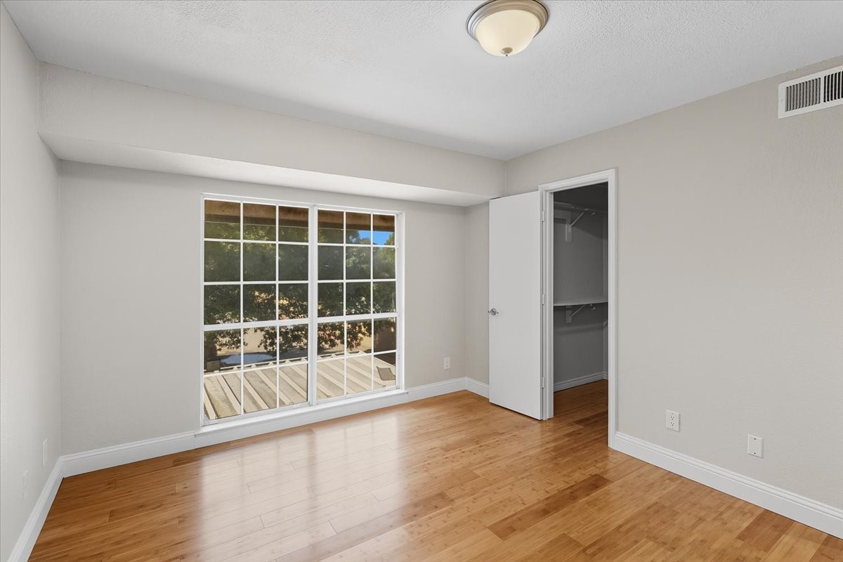 1609 Marsh Lane Carrollton TX 75006