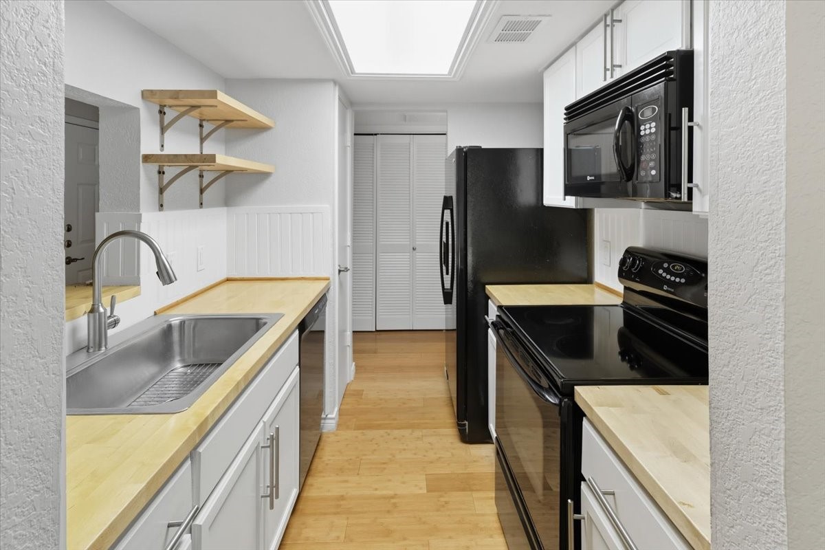 1609 Marsh Lane Carrollton TX 75006