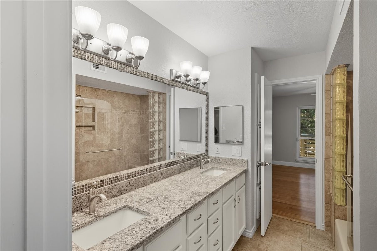 1609 Marsh Lane Carrollton TX 75006