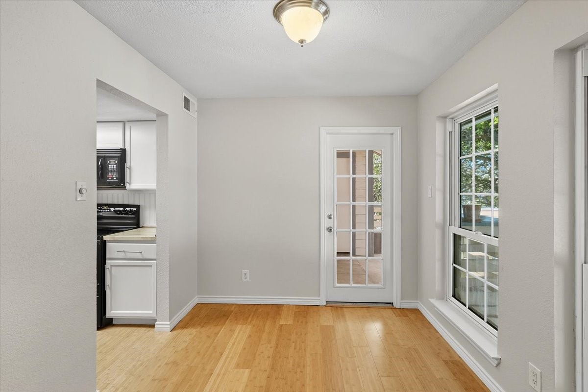 1609 Marsh Lane Carrollton TX 75006