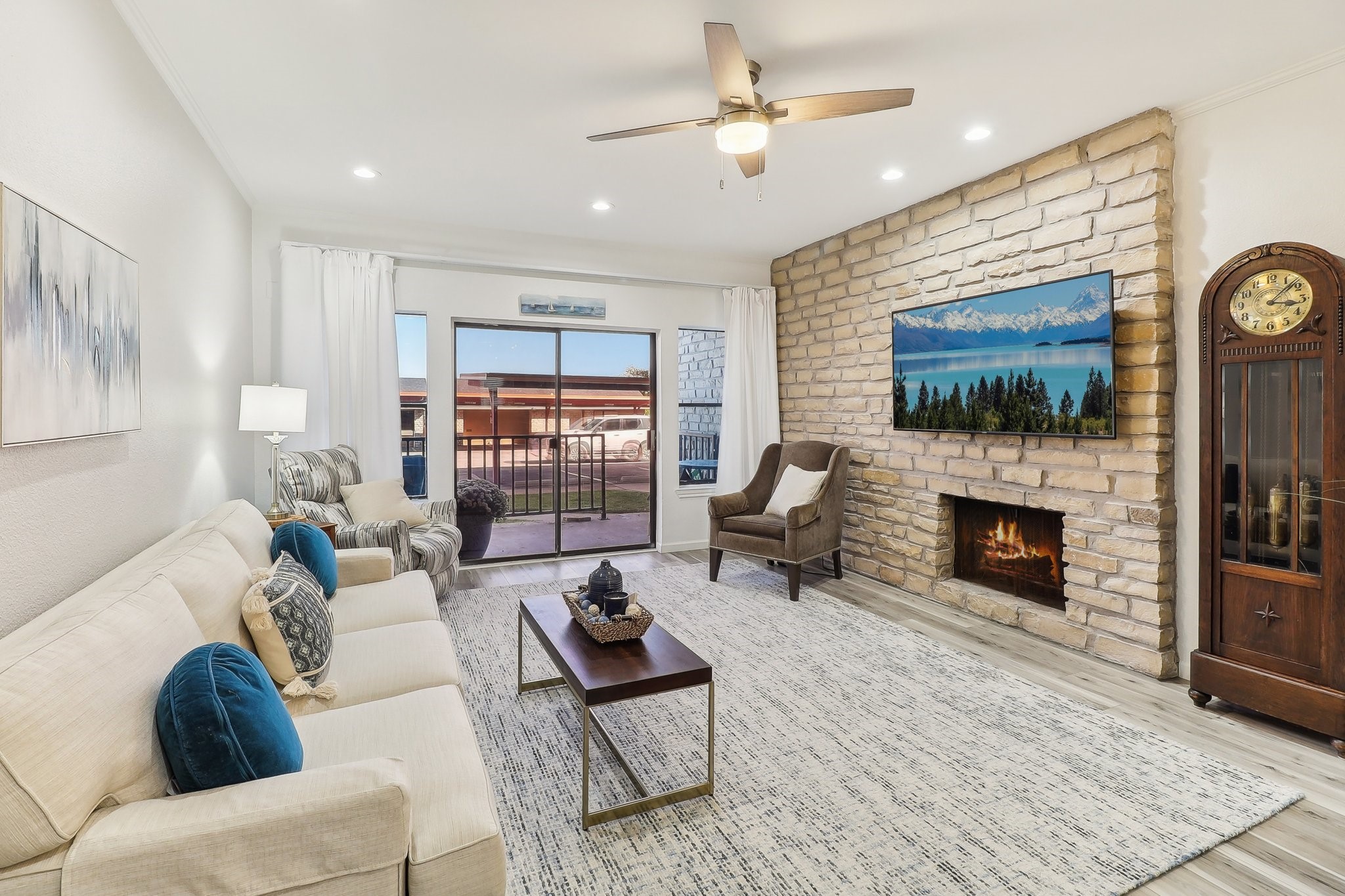 401 E Pearl Street Granbury TX 76048